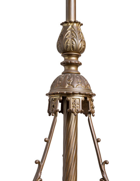 Oude hanglamp, vrij klassiek