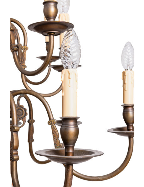 Oude hanglamp, bolkroon met twee verdiepingen