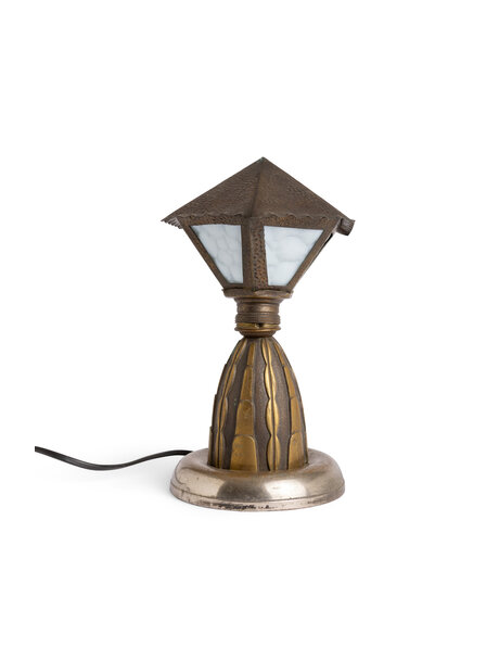 Classic table lamp lantern with copper base