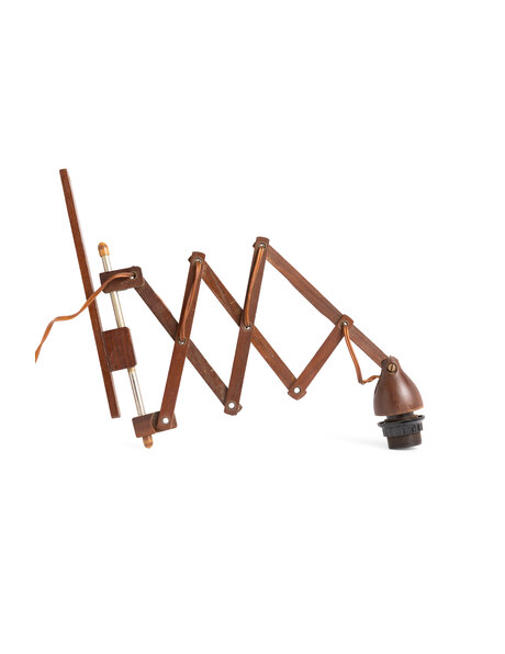 Wood, accordion fixture