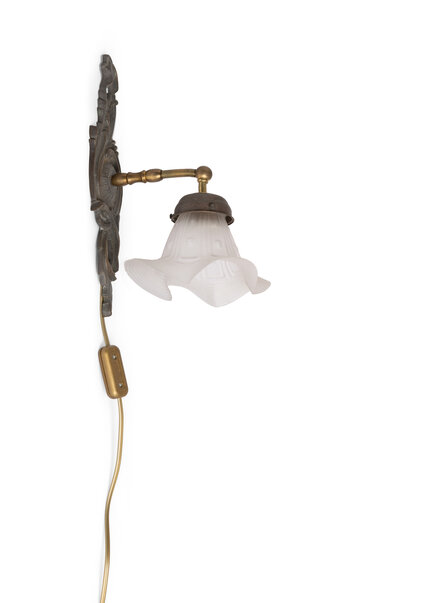 Brocante Wandlamp, Bruin Messing en Matglas Kapje, Jaren 40