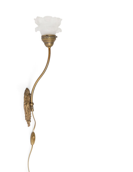 Elegant wall lamp, brass stem with rose
