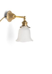 Klassieke Wandlamp, Matglas Rokkapje, Messing Armatuur