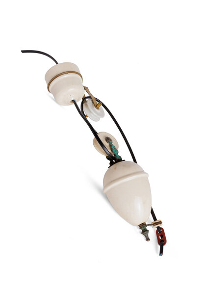 Sleek Porcelain Pulley Mechanism