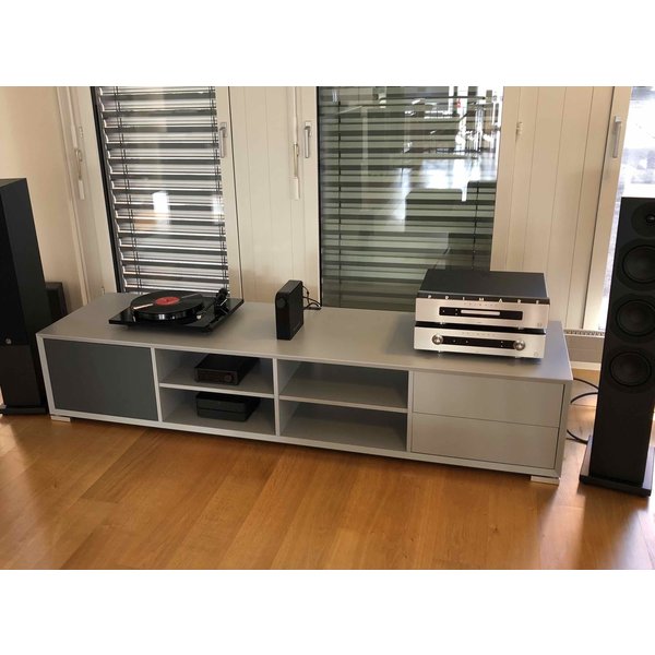 clic 242 HiFi Möbel