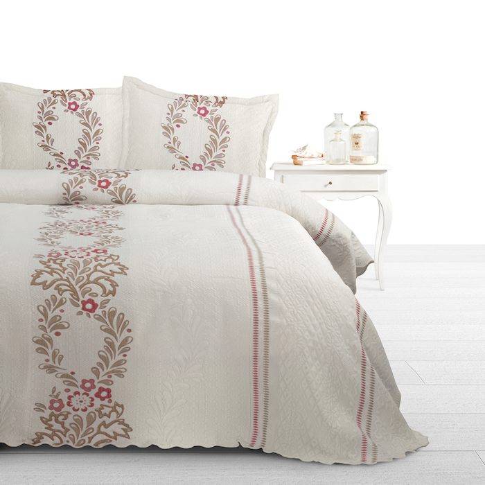 Fancy Embroidery Bedsprei Yolanda B Cream fancy embroidery kopen in de aanbieding