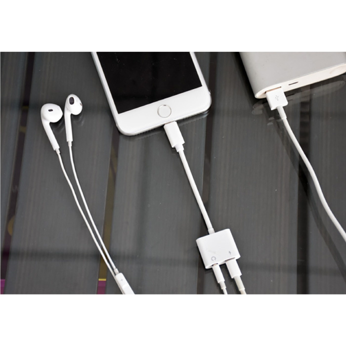 ! ACCEZZ iPhone Lightning Charger & Audio Splitter - Kopfhöreradapter und 8-poliges Ladegerät Weiß