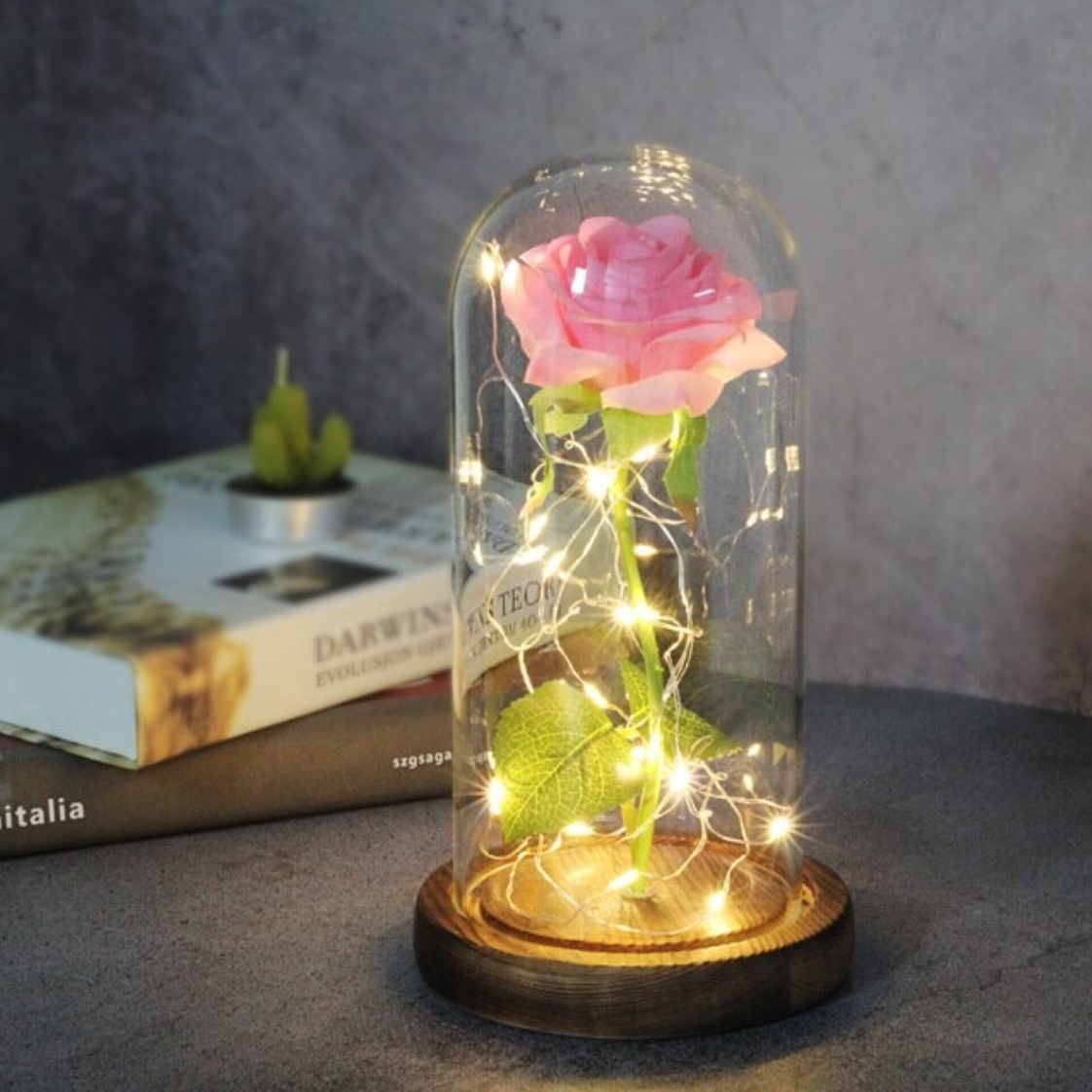 Art Rose dans une cloche en verre avec éclairage - Ornement de luxe en verre de fleurs de roses en soie