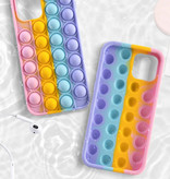 N1986N Étui Pop It pour iPhone SE (2020) - Étui à bulles en silicone Housse anti-stress Rainbow