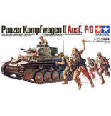 Tamiya 1:35 Panzer Kampfwagen II Tank Construction Kit - German Panther Army Plastic Hobby DIY Model 35009