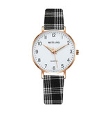 MSTIANQ Montre Minimaliste pour Femme - Mouvement à Quartz à la Mode Femme Bracelet en Cuir Lumineux Noir Blanc