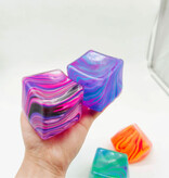 Stuff Certified® Nice Cube - Cubo antistress a forma di cubo - Pallina sensoriale antistress morbida e comprimibile - Arancione