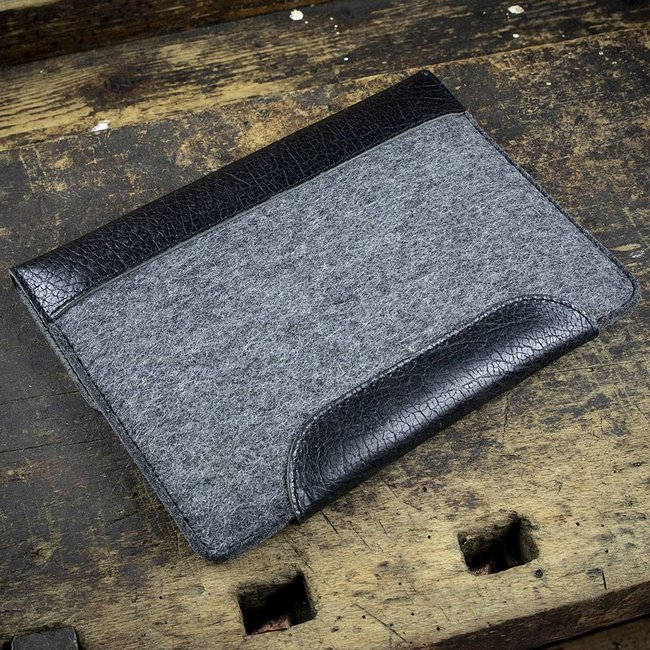 Macbook Hülle aus grob genarbtem Rindsleder & Filz