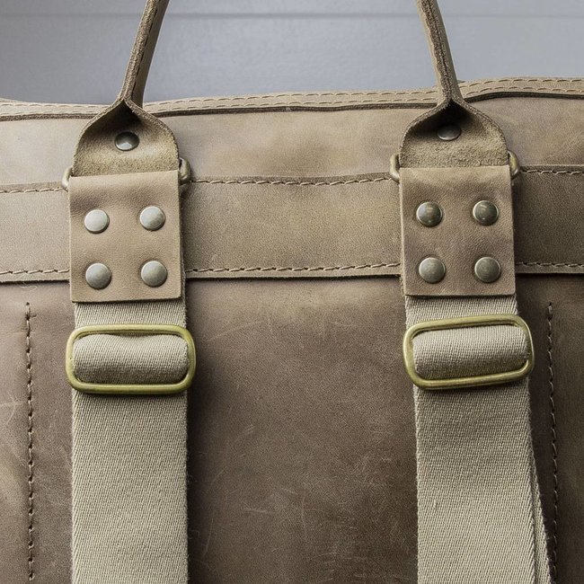 Rucksack aus Leder in mais-gelb