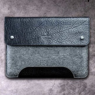 MacBook case of coarsely grained cowhide & felt