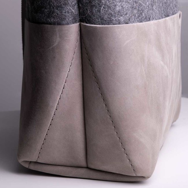 Office bag for over-the-shoulder wear, leather & felt