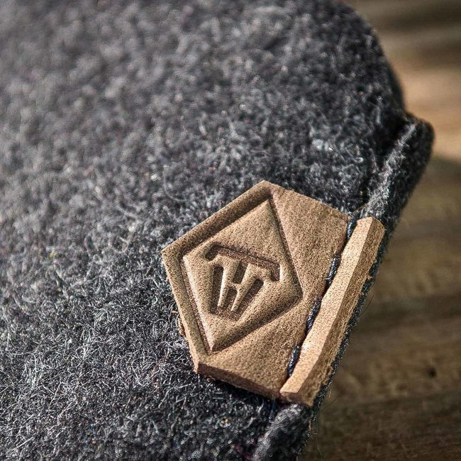 Simple iPhone felt sleeve