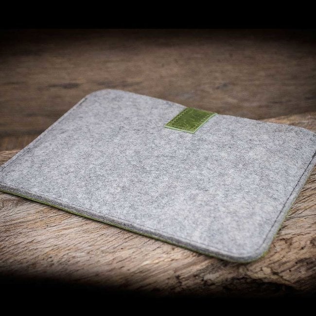 green sleeve for MacBook Pro, Air 13" 14" from leather & felt