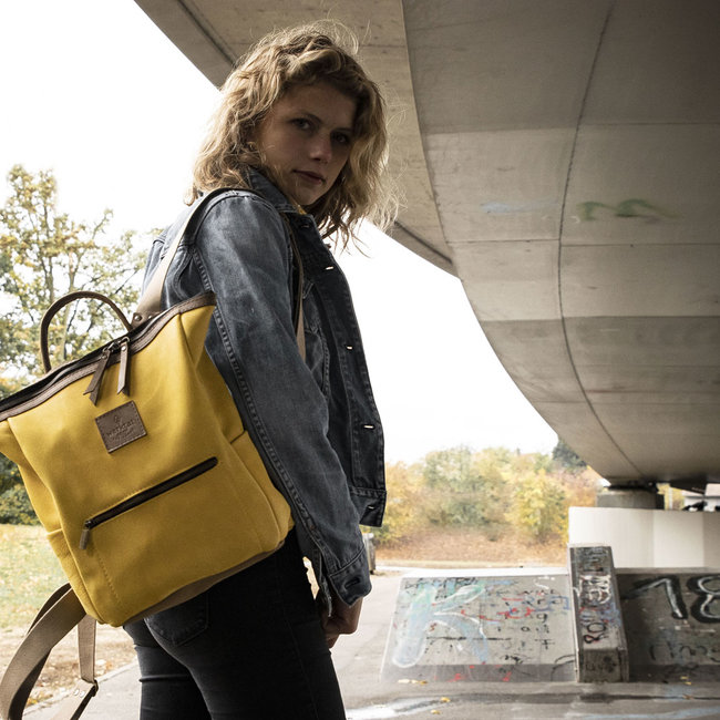 Backpack leather for women in corn-yellow: HUKKEPAKK