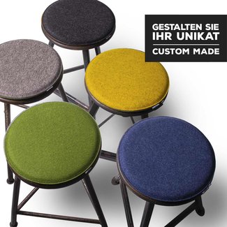 Chair cushion round upholstered in felt for self-configuration