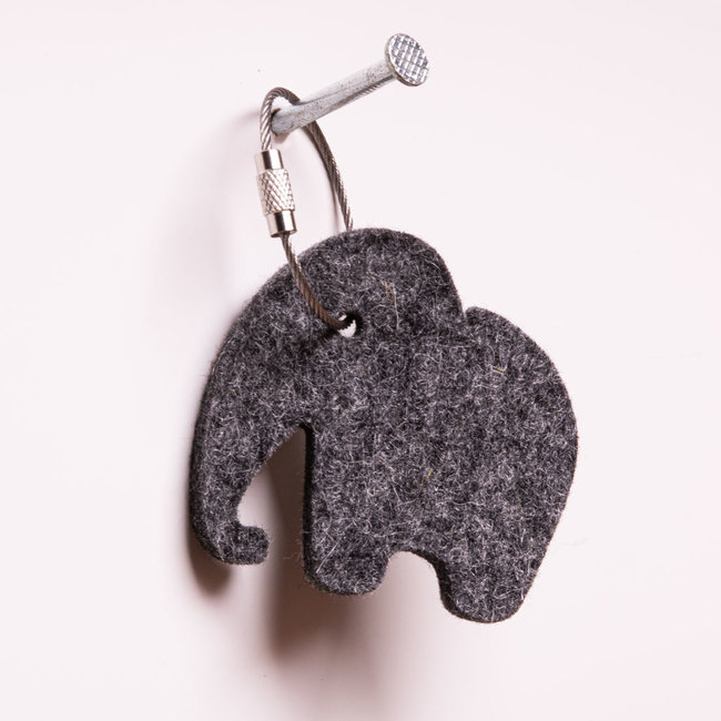 Elephant keychain of felt