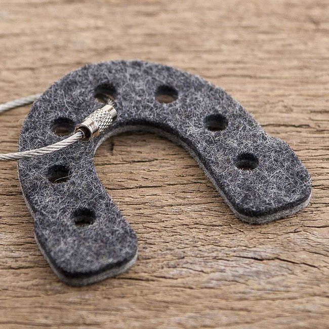 horseshoe key fob of felt