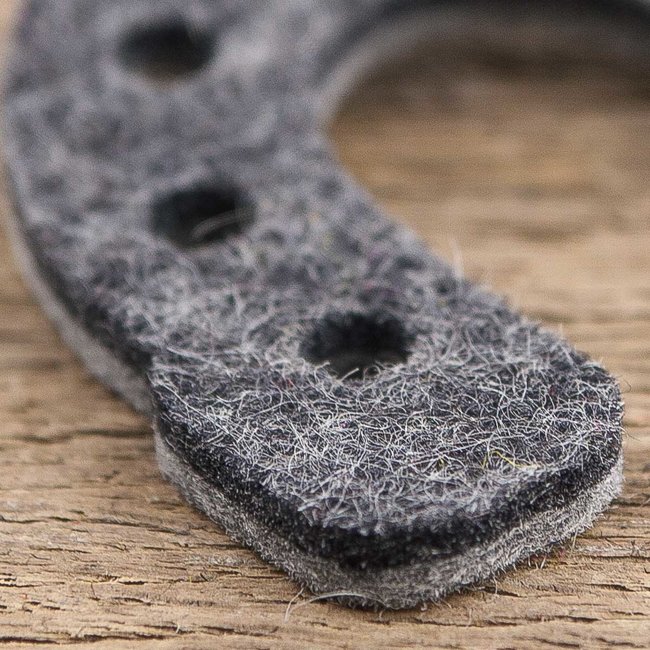 horseshoe key fob of felt