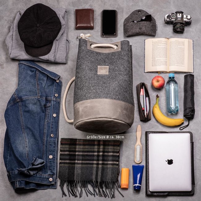 drawstring backpack leather & felt