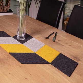 Diamond coaster – table runner & star in one – felt