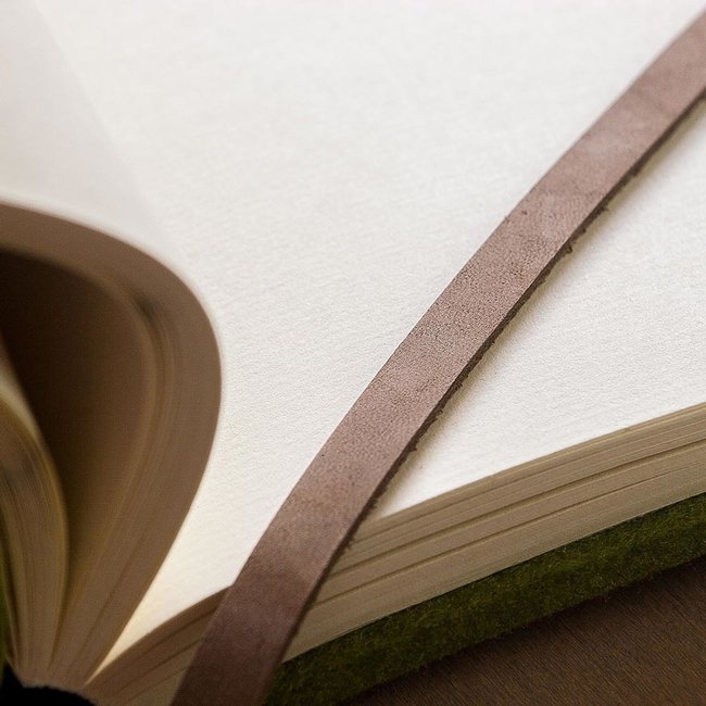 notebook felt with leather band
