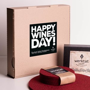 Gift set for wine lovers of felt - HAPPY WINES DAY!