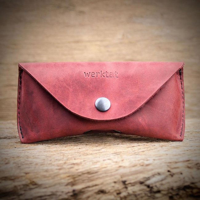 Antique leather glasses case - werktat