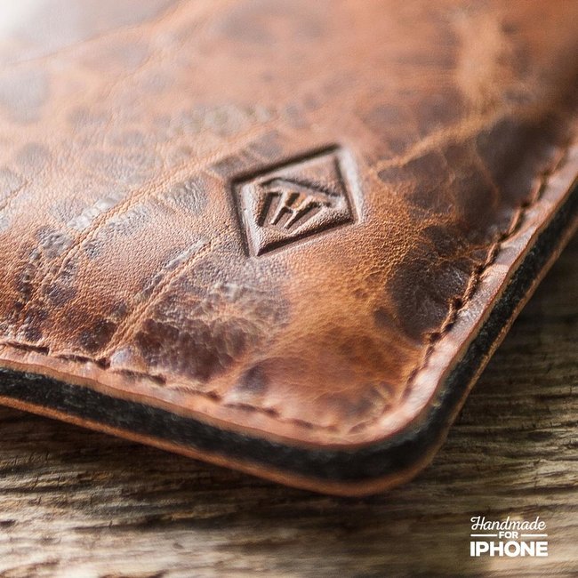 „wild“ leather sleeve for iPhone