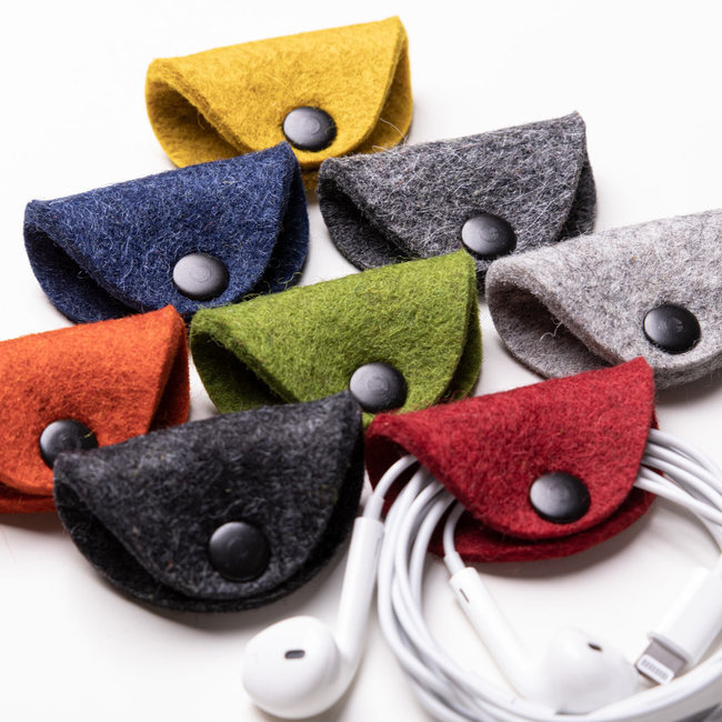 Cable ties made of felt for USB and headphone cables