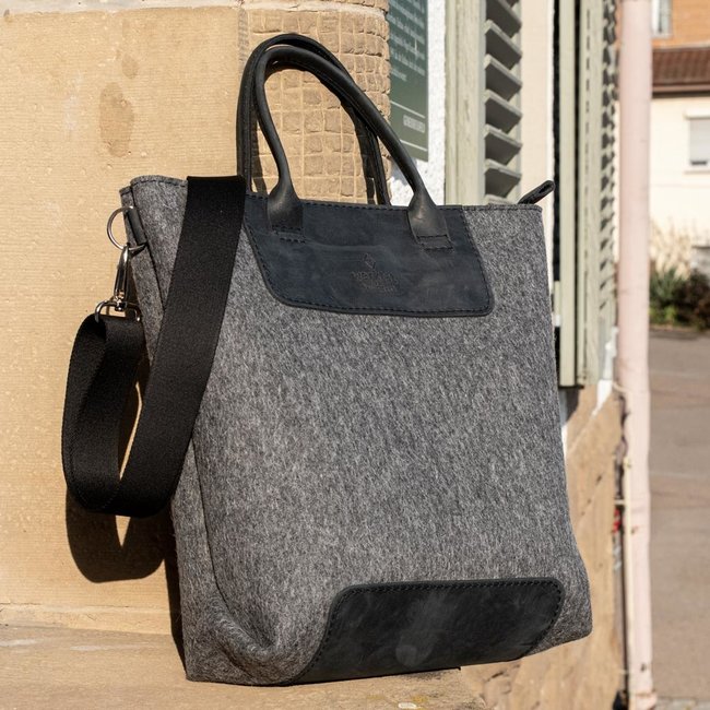 fashionable women's bag felt with leather