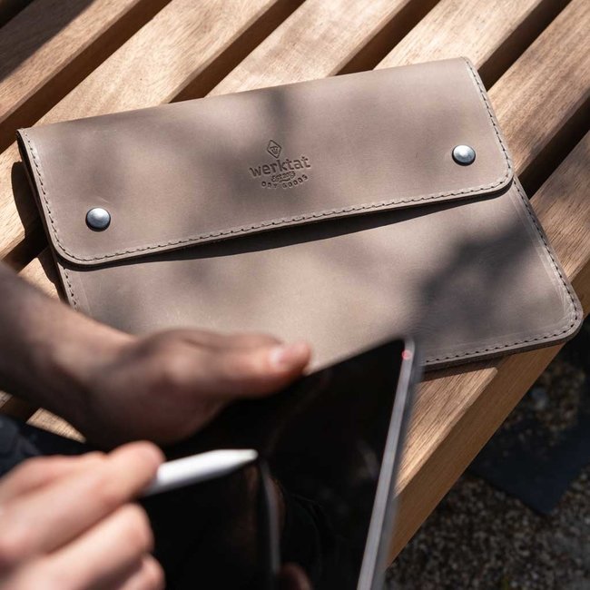 iPad Hülle FEINSCHLIFF aus gewachstem Rindleder