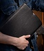 schlichte MacBook Lederhülle mit Futter aus Wollfilz