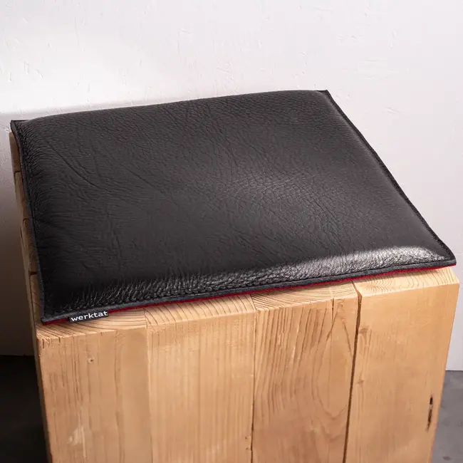 Sitzkissen aus Leder quadratisch mit Filz