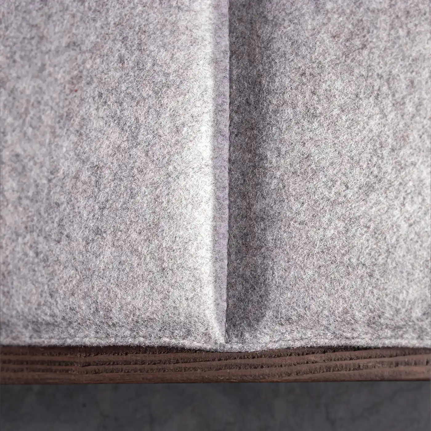 Bench cushion made to measure of felt with quilting werktat