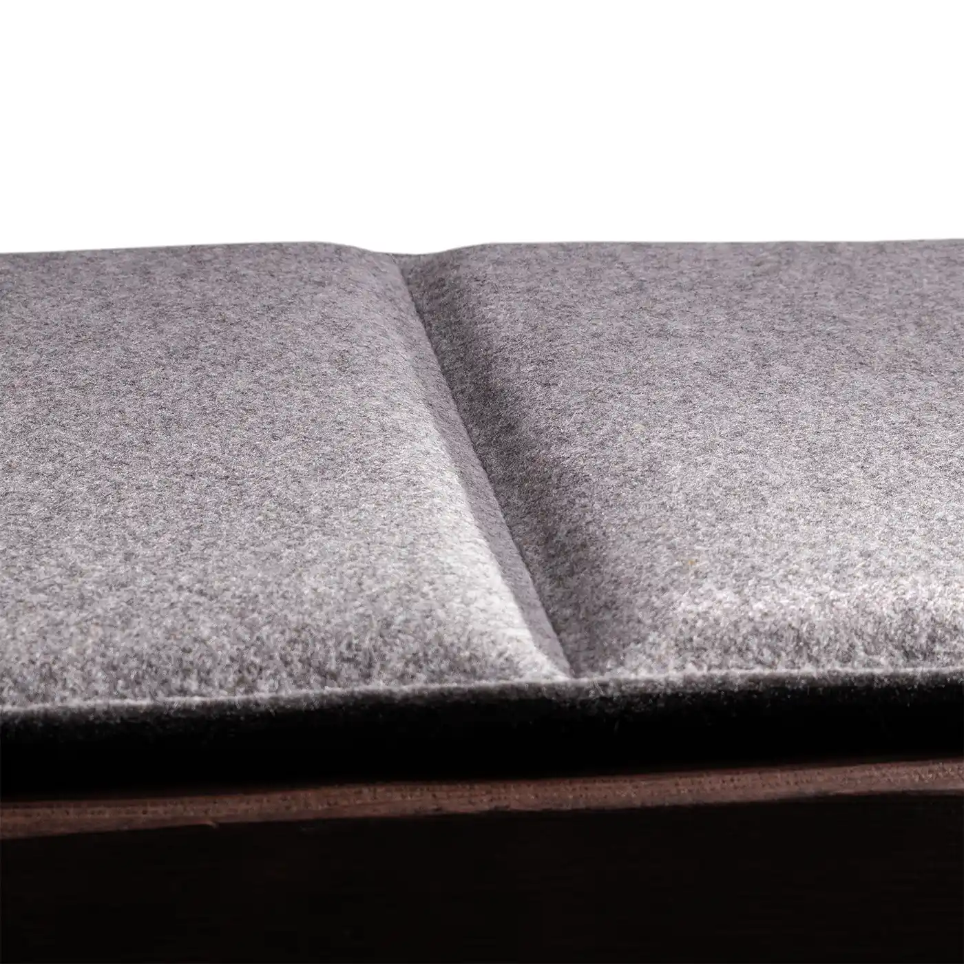 Bench cushion made to measure of felt with quilting werktat