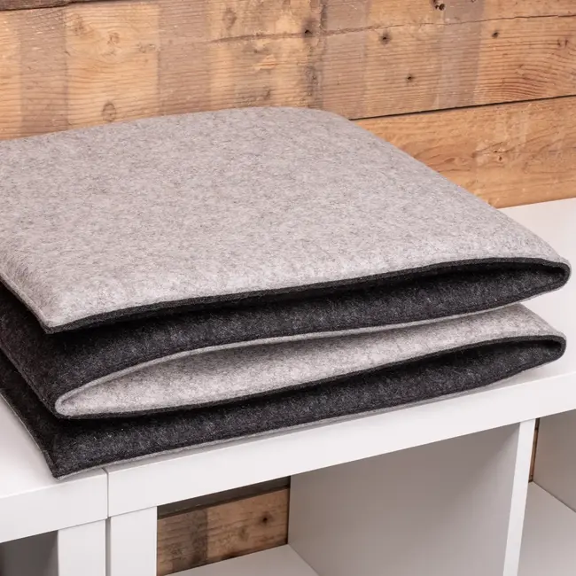 Bench cushion made to measure of felt with quilting