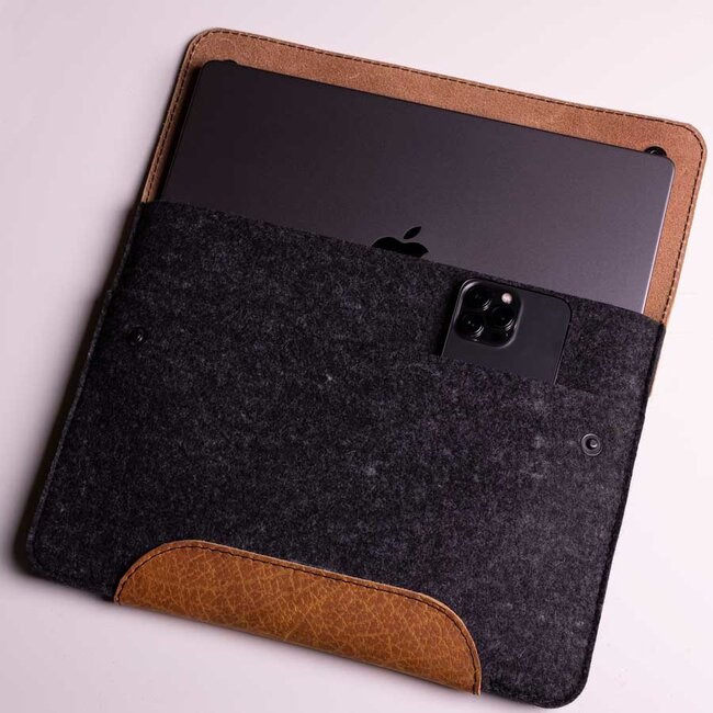uniquely: MacBook Air 15 inch case