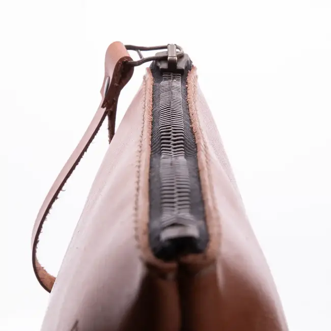 Cosmetic bag in leather