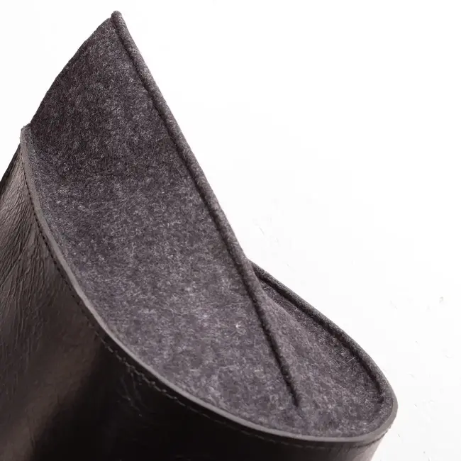 ladies shoulder bag of leather & felt