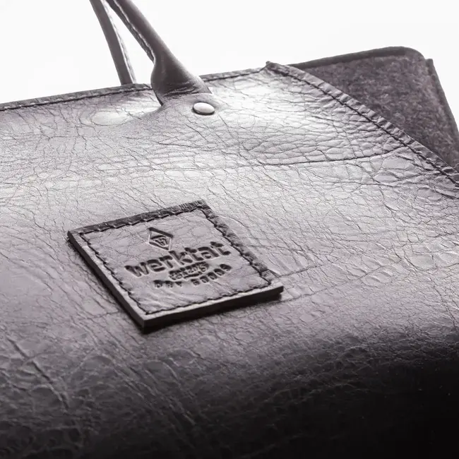 shoulder bag of cowhide leather & wool felt RESULTAT