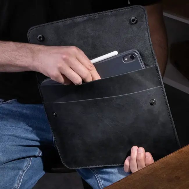 iPad Hülle FEINSCHLIFF aus gewachstem Rindleder