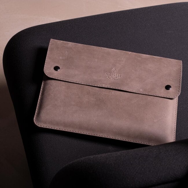 MacBook leather case – protection made of cowhide