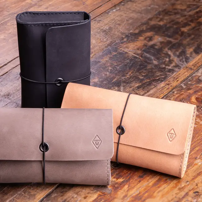 Cable pouch in cowhide leather