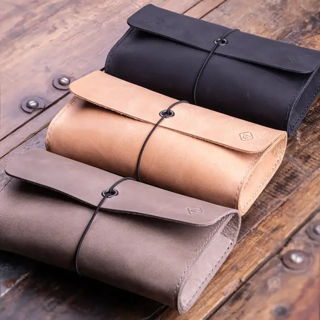 Cable pouch in cowhide leather
