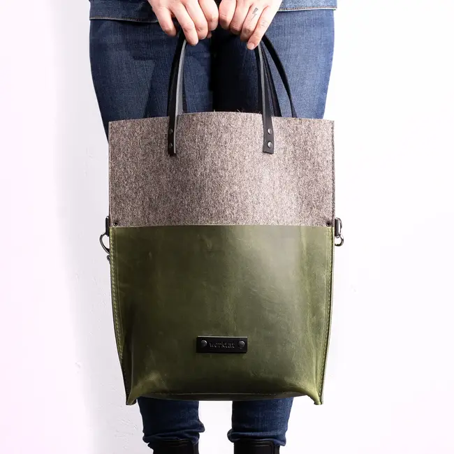 Foldover shoulder bag for women of leather & felt